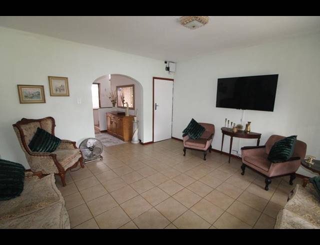 3 BEDROOM DUPLEX FOR SALE IN ESCOMBE